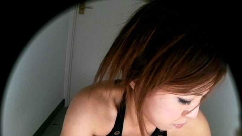 ＜盗撮＞ 和式便所に仕掛けられたカメラが捕らえた衝撃映像 6 『FAN...