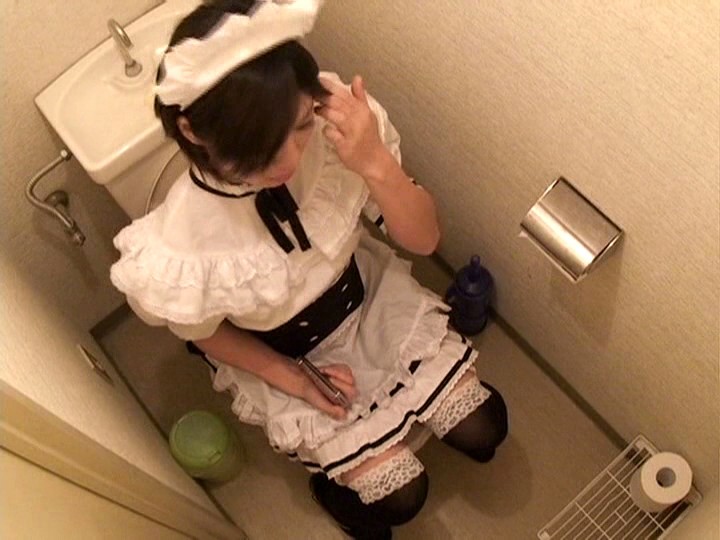 ＜盗撮＞ 超萌え萌えメイドのトイレ指オナニー盗撮 5 『FANZA』