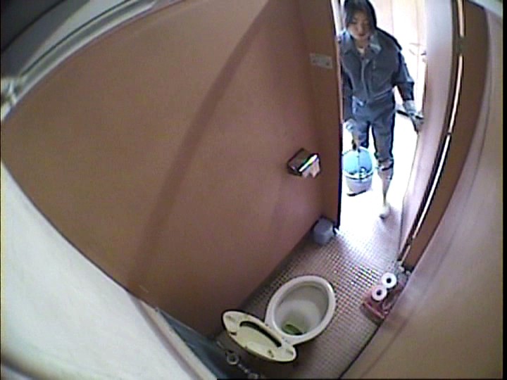 ＜盗撮＞ 意外とヤレる！！掃除婦のオバサン 6 『FANZA』