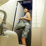 ＜盗撮＞ 公衆トイレ性処理動画 ＃6 『FANZA』