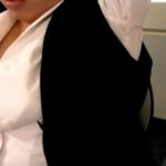 ＜盗撮＞ 会社でプチ露出を楽しむOLの胸元盗撮 『FANZA』