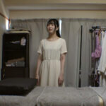 ＜盗撮＞ 媚薬オイルマッサージ 痴●盗撮＆中出し素人娘VOL.69 超強力媚薬を配合したマッサージオイルを施術中に知らずに塗りこまれたオンナは、身体の火照りに驚き、チ〇ポを欲しがる自分に戸惑い、垂れ出したマン汁に恥ずかしがりながらも生ハメ中出しまで欲してしまう！ 『FANZA』