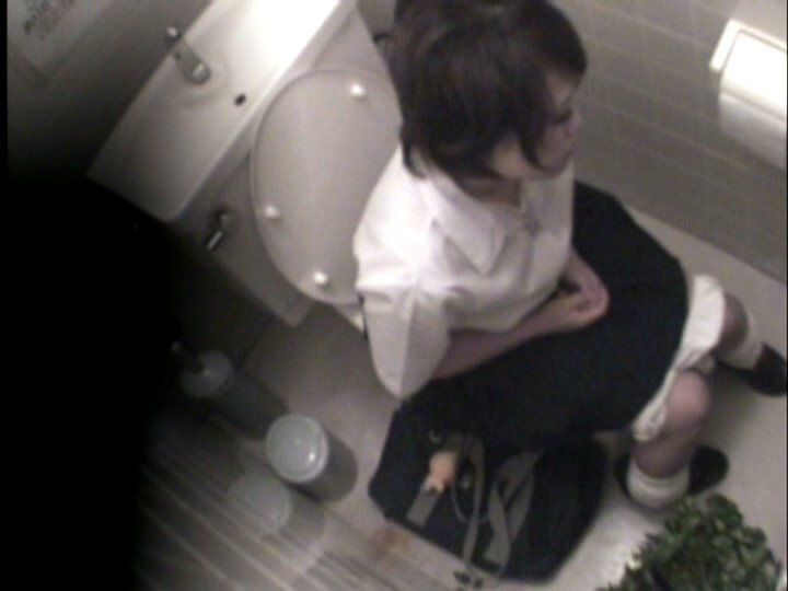 ＜盗撮＞ 全国展開 大手マンガ喫茶エリアマネージャーが企てたトイレオナ...