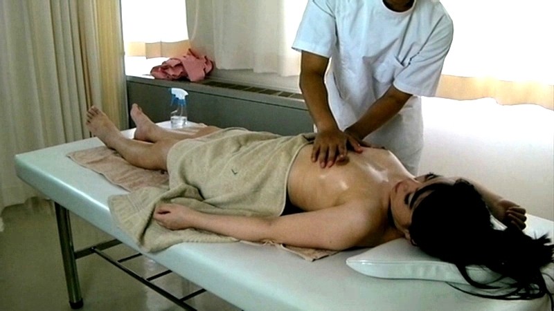 ＜盗撮＞ 麻布人妻専門 オイルマッサージ実態盗撮 『FANZA』