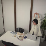 ＜盗撮＞ ニンゲン観察 深夜残業、新入社員の若い男の暴走ギンギンチ〇ポの性処理をさせられた爆尻女役員 『FANZA』