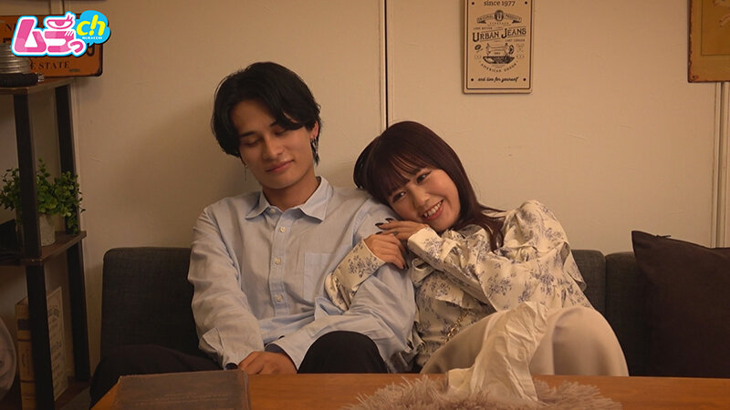 ＜盗撮＞ ニンゲン観察 彼女にランクアップしたくて前戯ナシ生中出しSE...