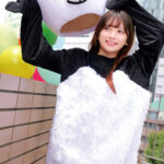 ＜盗撮＞ 着ぐるみの中の人 遊園地のキャストさん4名 『FANZA』