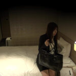 ＜盗撮＞ 高身長の美人OLさんのオナニー 『FANZA』