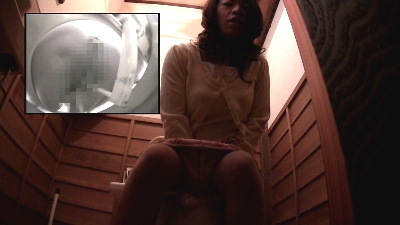 ＜盗撮＞ 丸見えウォッシュオナニー トイレで喘ぐエロ主婦編 『FANZ...