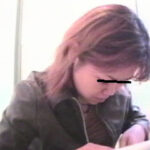 ＜盗撮＞ 都内某所の仮設和式トイレ排泄盗撮スパイカメラ映像4時間2 30人 『FANZA』