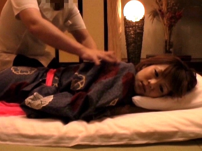 ＜盗撮＞ ママに内緒の性感マッサージ大作戦！！ 其ノ七 『FANZA』