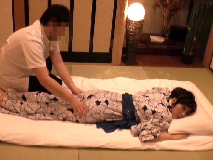 ＜盗撮＞ 「あなた、許して…」妻が他人に抱かれる時 Part.2 4時...