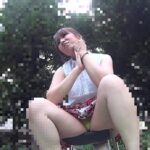 ＜盗撮＞ パンチラ盗●した上でハミ毛している品のない女をナンパ即パコ 『FANZA』