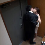 ＜盗撮＞ 【寝取られすぎる妻】俺にはフェラしないくせに間男にはするんだな 杉崎絵里奈 『FANZA』