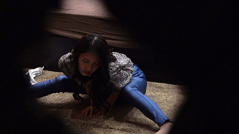 ＜盗撮＞ 自分の弱いところをいじめてイキ果てる…美人OLのオナニー盗撮...