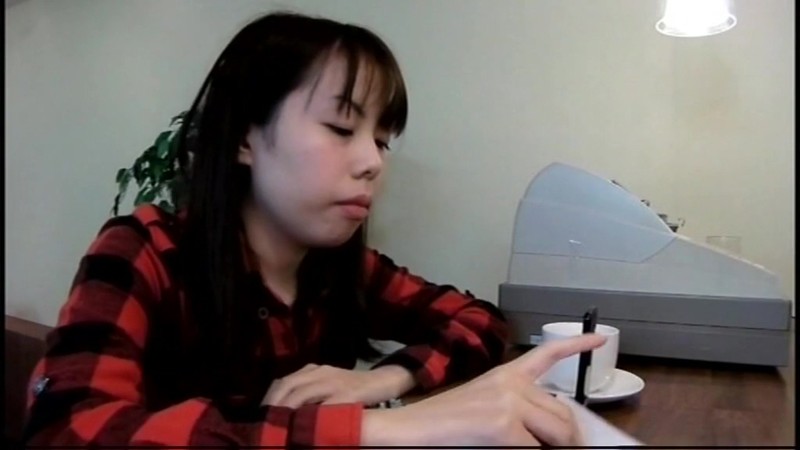 ＜盗撮＞ 喫茶店オーナー流出 カウンターに設置された隠しカメラでパンチ...