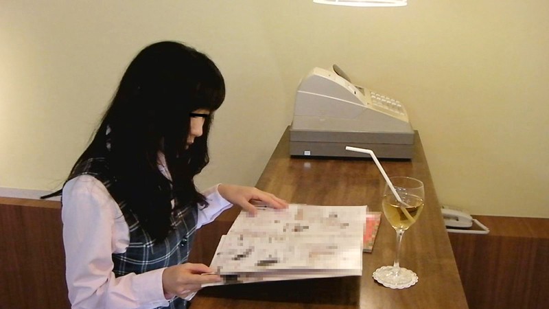＜盗撮＞ カフェカウンターパンチラ 接写盗撮の極意大公開 6 『FAN...