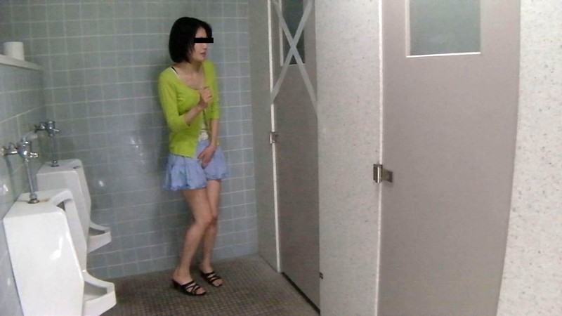 ＜盗撮＞ オシッコ 立ちション便盗撮 11 『FANZA』