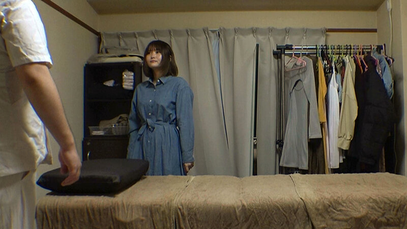 ＜盗撮＞ 媚薬オイルマッサージ 痴●盗撮＆中出し素人娘VOL.73 超...