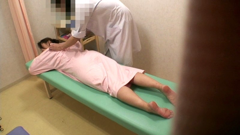 ＜盗撮＞ 人妻失神盗撮　整体師の蜜壺をベチョベチョにする秘奥義 『FA...