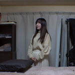 ＜盗撮＞ 媚薬オイルマッサージ 痴●盗撮＆中出し素人娘VOL.75 超強力媚薬を配合したマッサージオイルを施術中に知らずに塗りこまれたオンナは、身体の火照りに驚き、チ〇ポを欲しがる自分に戸惑い、垂れ出したマン汁に恥ずかしがりながらも生ハメ中出しまで欲してしまう！ 『FANZA』