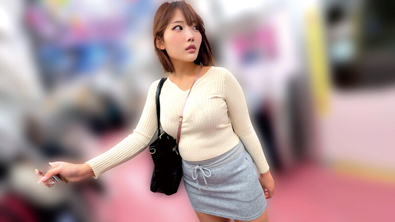 ＜盗撮＞ 【デカパイスラ女子】＃ネバネバ粘着追跡＃ストラップ喰い込む巨...