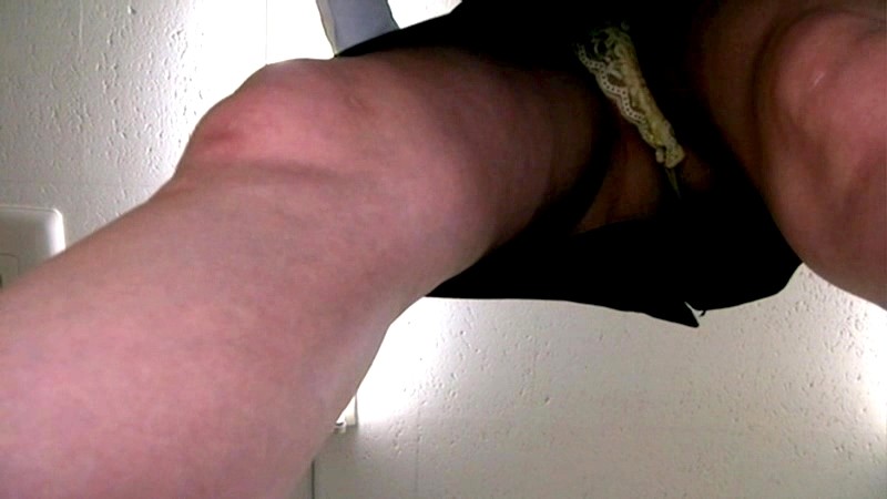 ＜盗撮＞ コピー機に仕込んだカメラが捕らえた美人OLのパンチラ 8 『...