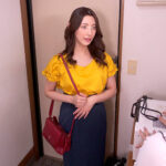 『人妻』 転勤先で性欲を持て余した30代田舎妻を強引なNTRキスでマ○コを蕩けさせて1日3人喰いまくる 【FANZA】