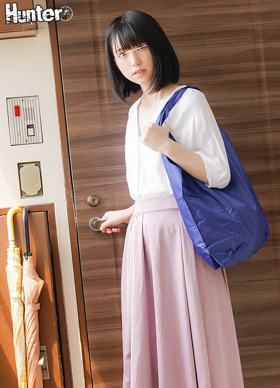 『人妻』 アパートの隣に引っ越してきたシングルマザーは、明るい雰囲気を...