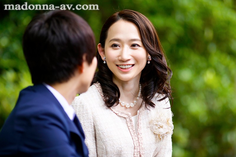 『人妻』 卒業式の後に…大人になった君へ義母からの贈り物―。 水戸かな...