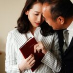 『人妻』 人妻秘書、汗と接吻に満ちた社長室中出し性交 監督:ながえ 最高峰の秘書シリーズに《専属》水戸かな出演！！ 【FANZA】