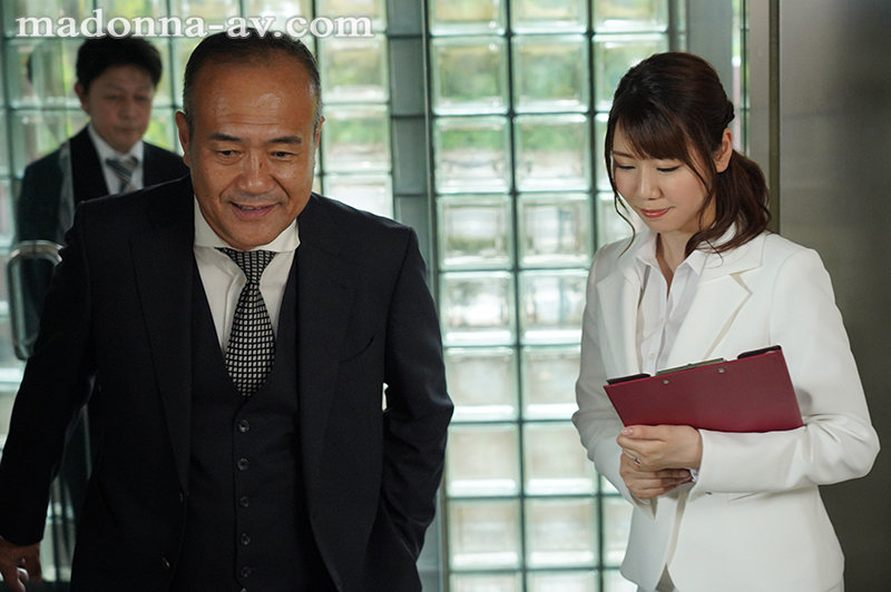 『人妻』 人妻秘書、汗と接吻に満ちた社長室中出し性交 『逸材。』超・大...