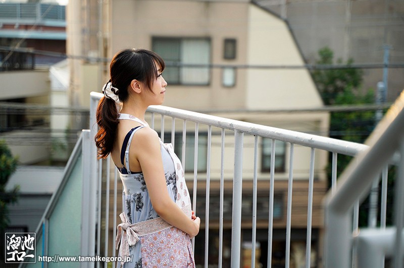 『人妻』 欲求不満な団地妻と孕ませオヤジの汗だく濃厚中出し不倫 長瀬麻...