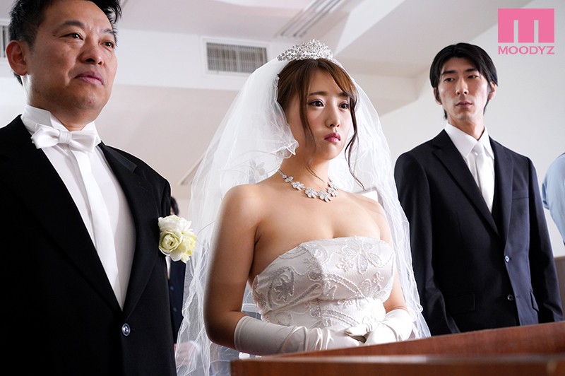 『人妻』 おれの最愛の妹が中年オヤジとの望まない結婚を強いられた 香坂...