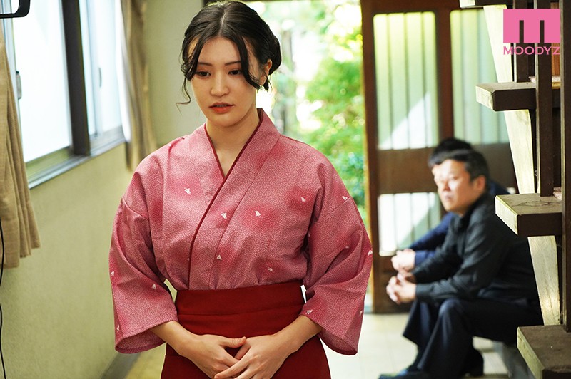 『人妻』 朝まで肉体接待を強要された巨乳若女将 最低なオヤジ達との鬼畜...