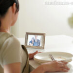 『人妻』 想い溢れる母の日―。最愛の人と、‘禁断’の中出し接吻性交。 安野由美 【FANZA】