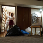 『人妻』 汚いゴミにあふれたキモいニート爺の部屋で犯●れ続けたのに…人妻の私は生まれて初めてのとめどない絶頂を経験した。 奥田咲 【FANZA】