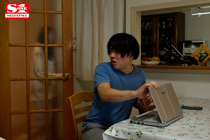 『人妻』 自宅の防犯カメラに映っていたのは…白昼堂々とオトコ連れ込んで...