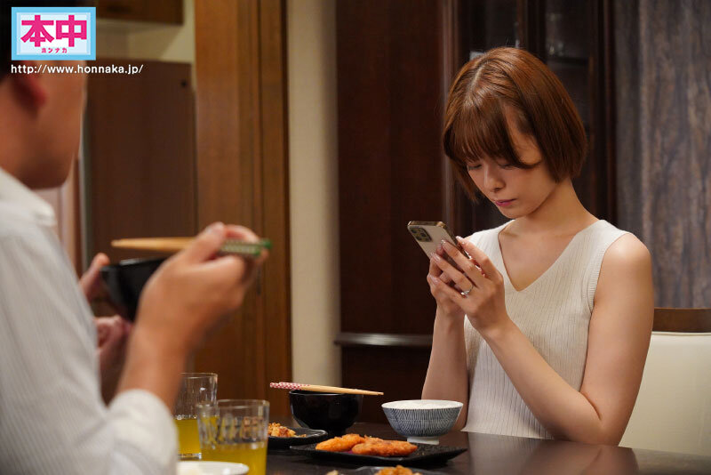 『人妻』 不倫中で嫌がる妻にねっちょりバック中出し 月乃ルナ 【FAN...