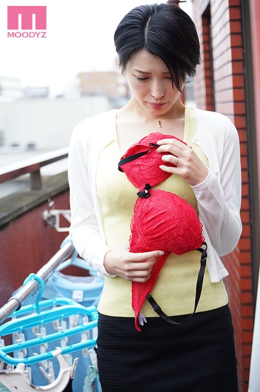 『人妻』 階下のベランダに勝負下着を落としてしまった私 勘違いした濃厚...