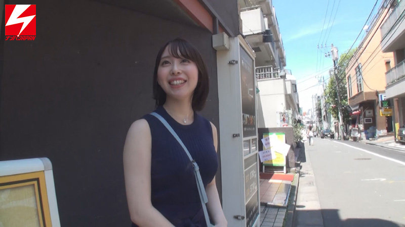 『人妻』 美人幼妻は即効型の都合のイイ絶倫タダマンビッチだった。 若妻...