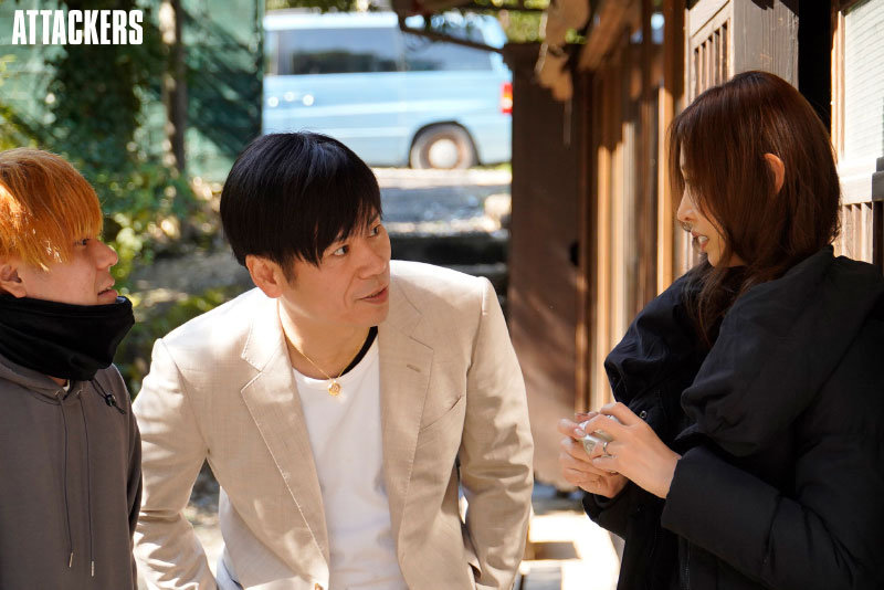 『人妻』 夜中に起きると妻が隣に居ない。まさか新婚旅行の旅先でチャラ男...