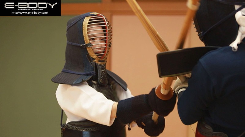 『人妻』 出産後も引き締まったアスリートボディ 剣道全国大会準優勝！ス...