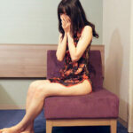 『人妻』 W鬼チンポx人妻乱交3P】昼顔淫妻ゆりさん（仮名）26歳 満たされないから浮気する。夫以外の精子も欲しがるパックリまんこでチンポを丸飲みディープキス。受精確実の3P乱交中出し痙攣同時イキSEX 【FANZA】