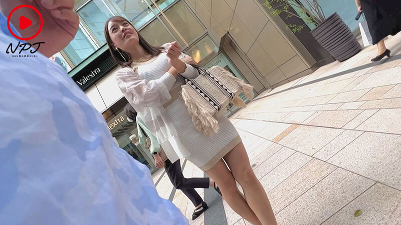 『人妻』 暇な高級妻を抱きたい 自由奔放な奥様とエロすぎ大人プールデー...