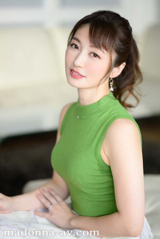 『人妻』 大学生の恋人を夢中にさせる、大人の色気と可愛さを併せ持つ人妻...