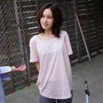 『人妻』 ラジオ体操から始まる妻のゲス夏休み AM6:25 7歳年下の大学生と朝っぱらから汗だくで… 小島みなみ 【FANZA】