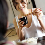 『人妻』 前略 幼馴染と私は結婚して夏の田舎で種付け中出し生活を過ごしてます。最高の2人暮らし 武藤あやか 【FANZA】