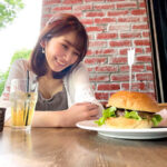 『人妻』 【孕ませ汁4連発中出し】現役エステティシャン妻 33歳。絶倫鬼チ○ポガン突きファックでガチ痙攣絶頂！旦那と電話しながらハメ狂う変態妻とのハメ撮り流出【アル中ガンギマリ】 【FANZA】