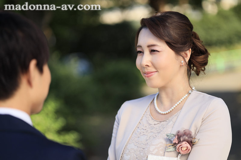 『人妻』 卒業式の後に…大人になった君へ義母からの贈り物―。 風間ゆみ...